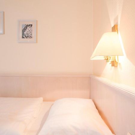 Hotel Traube Ruedesheim Рюдесхайм-на-Рейне Экстерьер фото