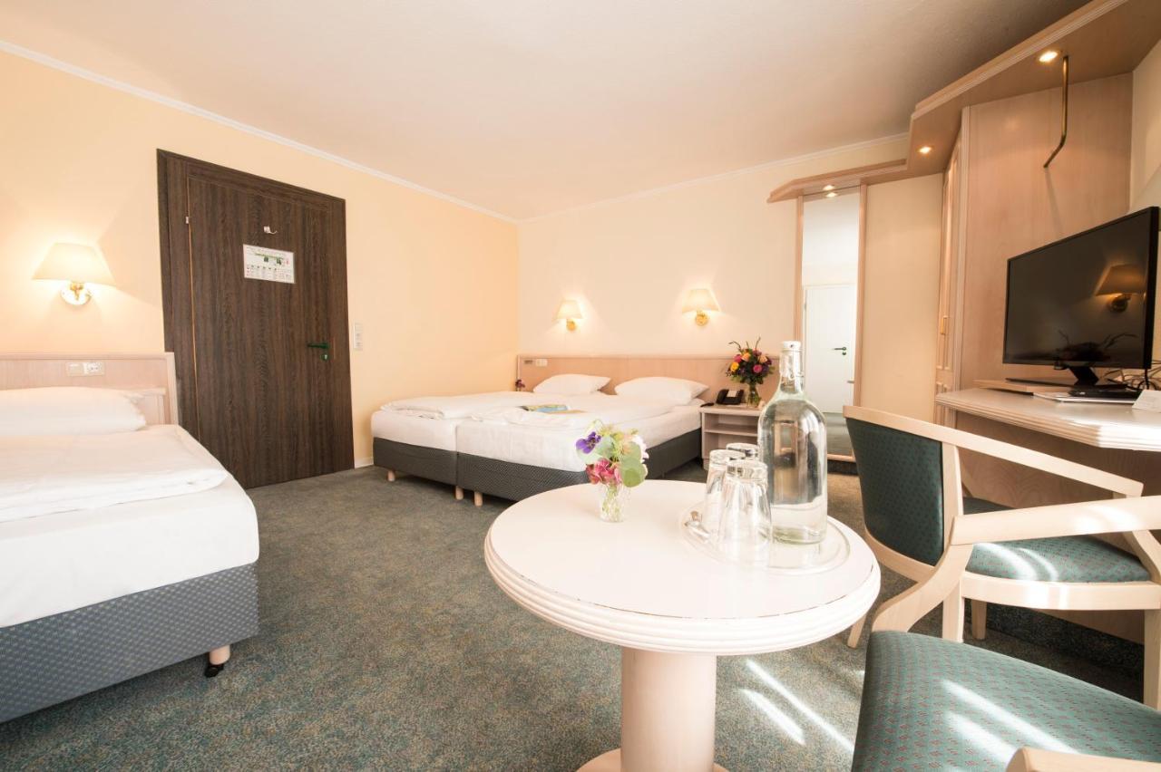 Hotel Traube Ruedesheim Рюдесхайм-на-Рейне Экстерьер фото