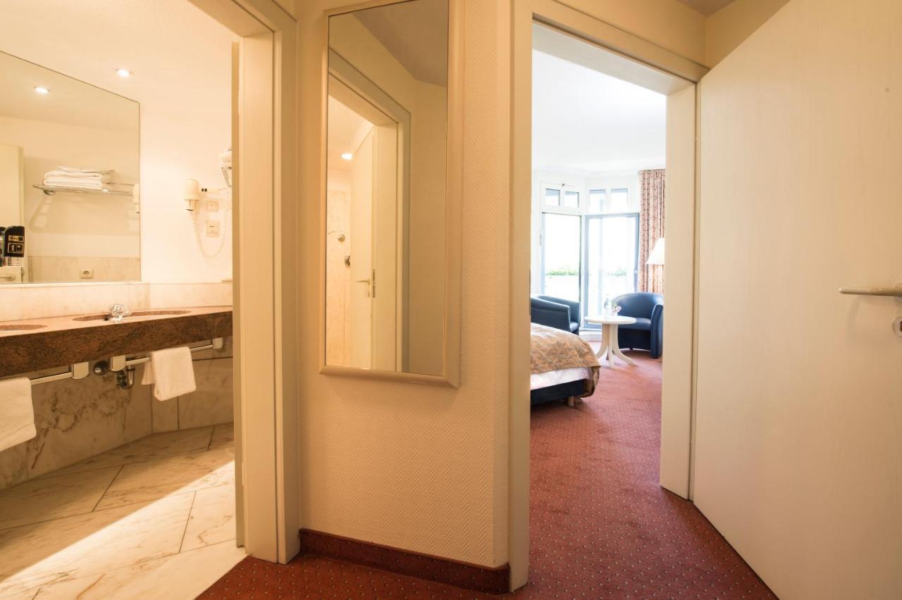 Hotel Traube Ruedesheim Рюдесхайм-на-Рейне Экстерьер фото