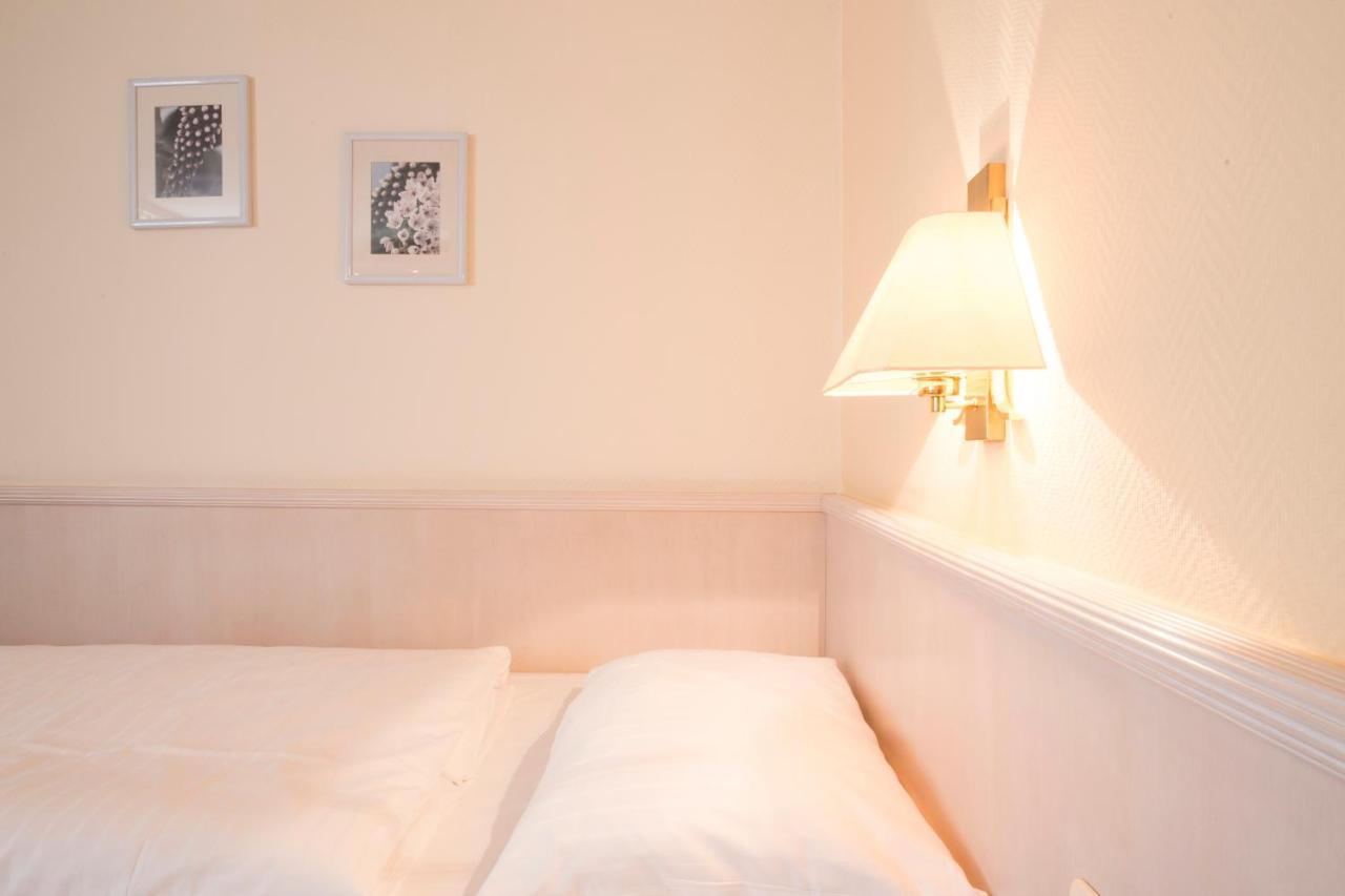 Hotel Traube Ruedesheim Рюдесхайм-на-Рейне Экстерьер фото