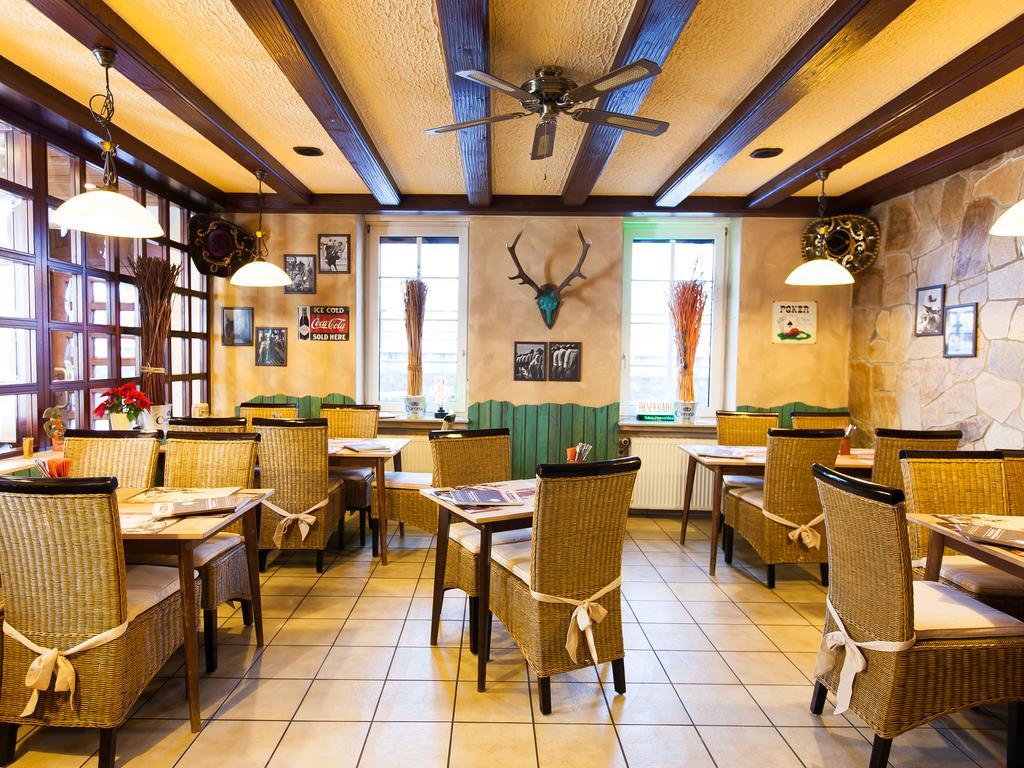 Hotel Traube Ruedesheim Рюдесхайм-на-Рейне Экстерьер фото
