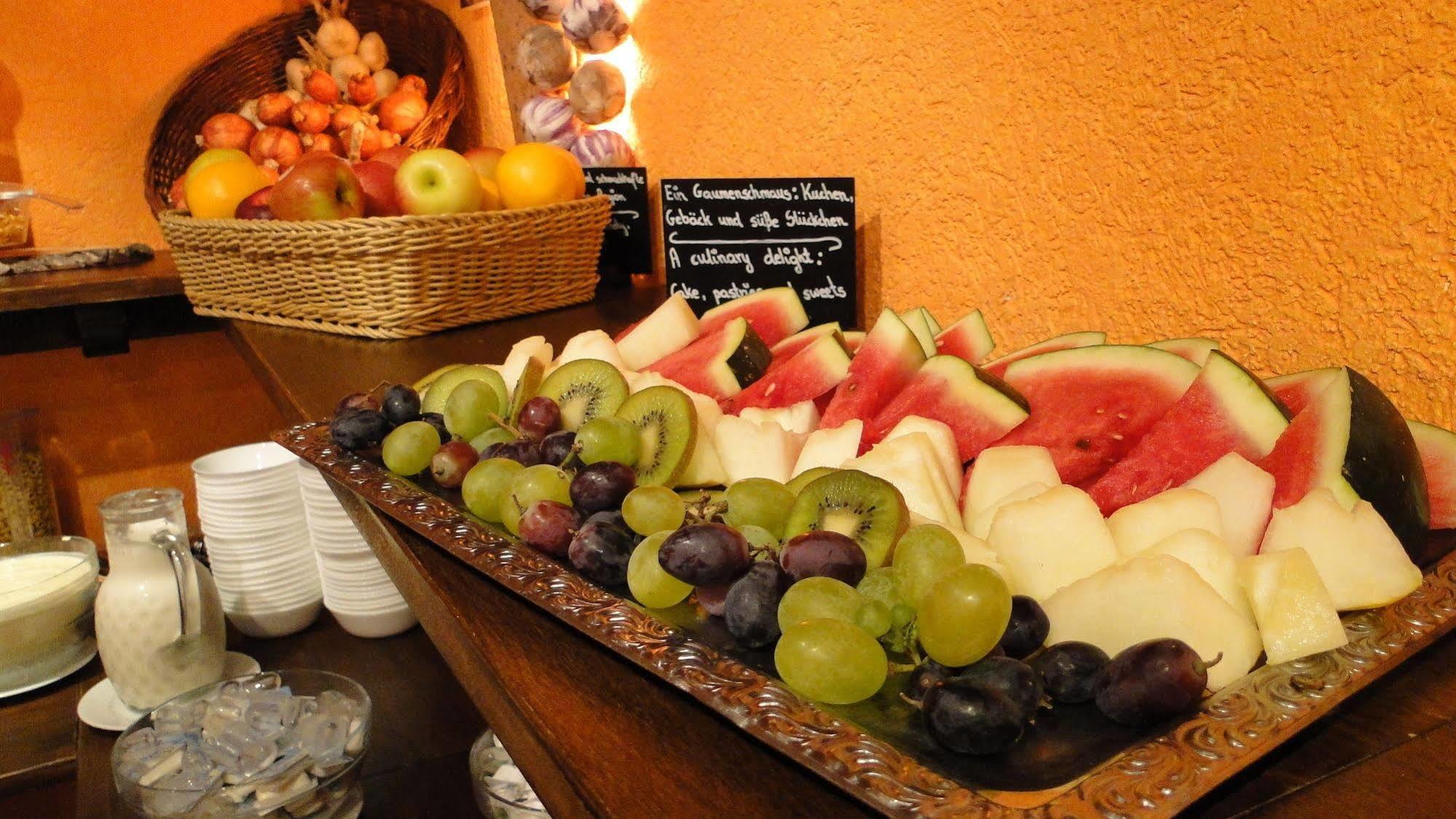 Hotel Traube Ruedesheim Рюдесхайм-на-Рейне Экстерьер фото